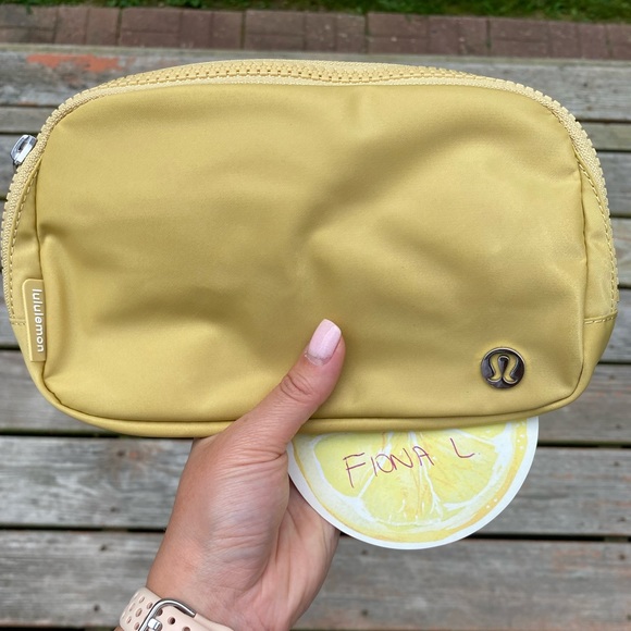 Golden sand everywhere belt bag Clearance